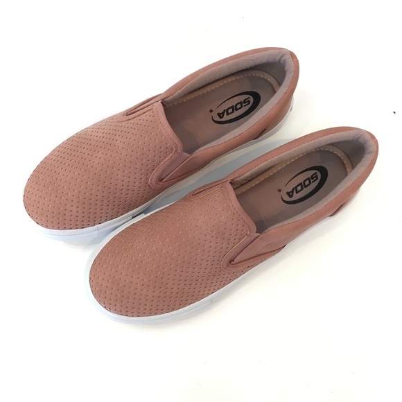 Shoes - 🌿 SLIP-ON SNEAKER🌿